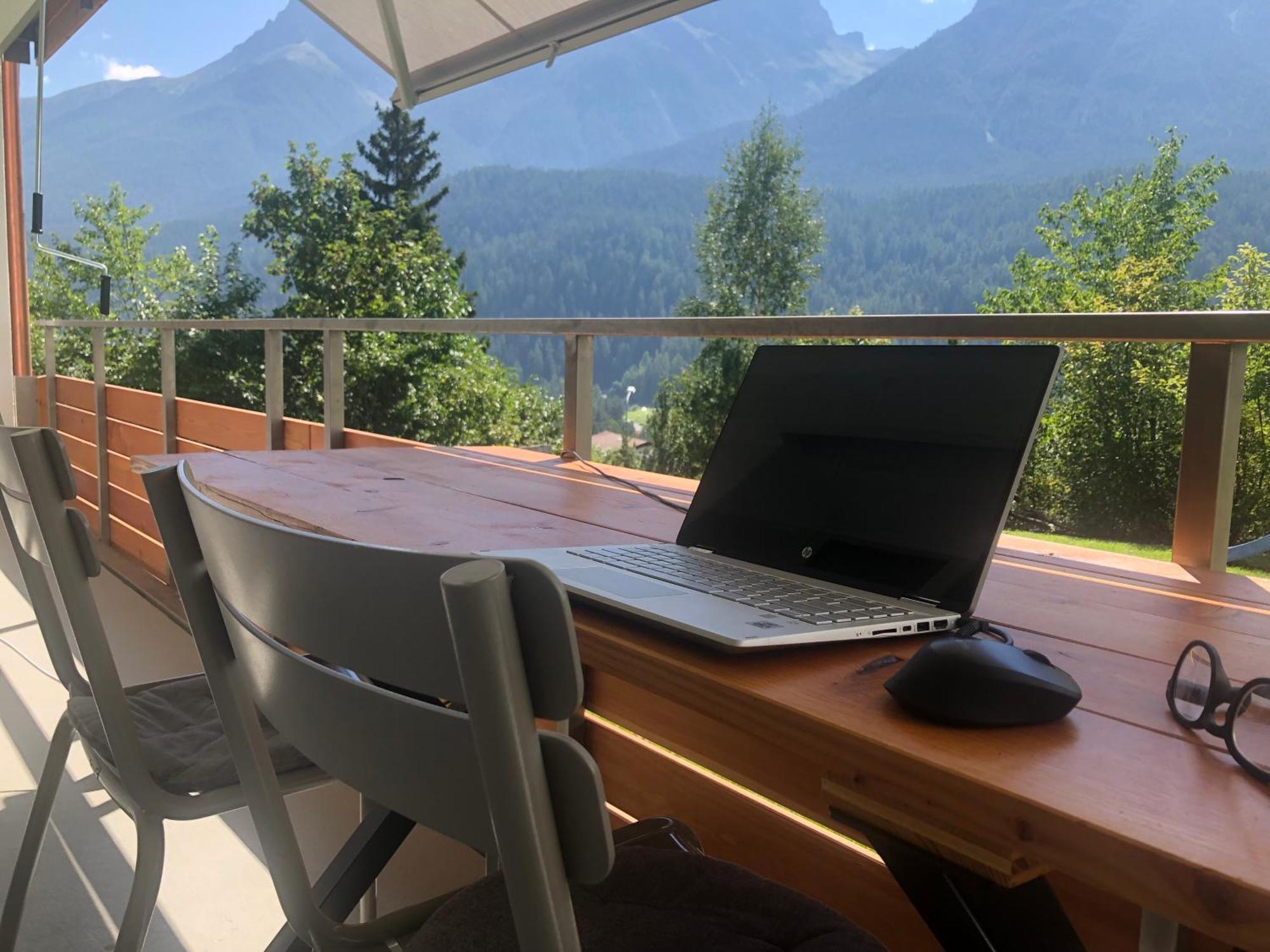 Aaa Chalet Allegra Rojo With Mountain View Scuol Buitenkant foto
