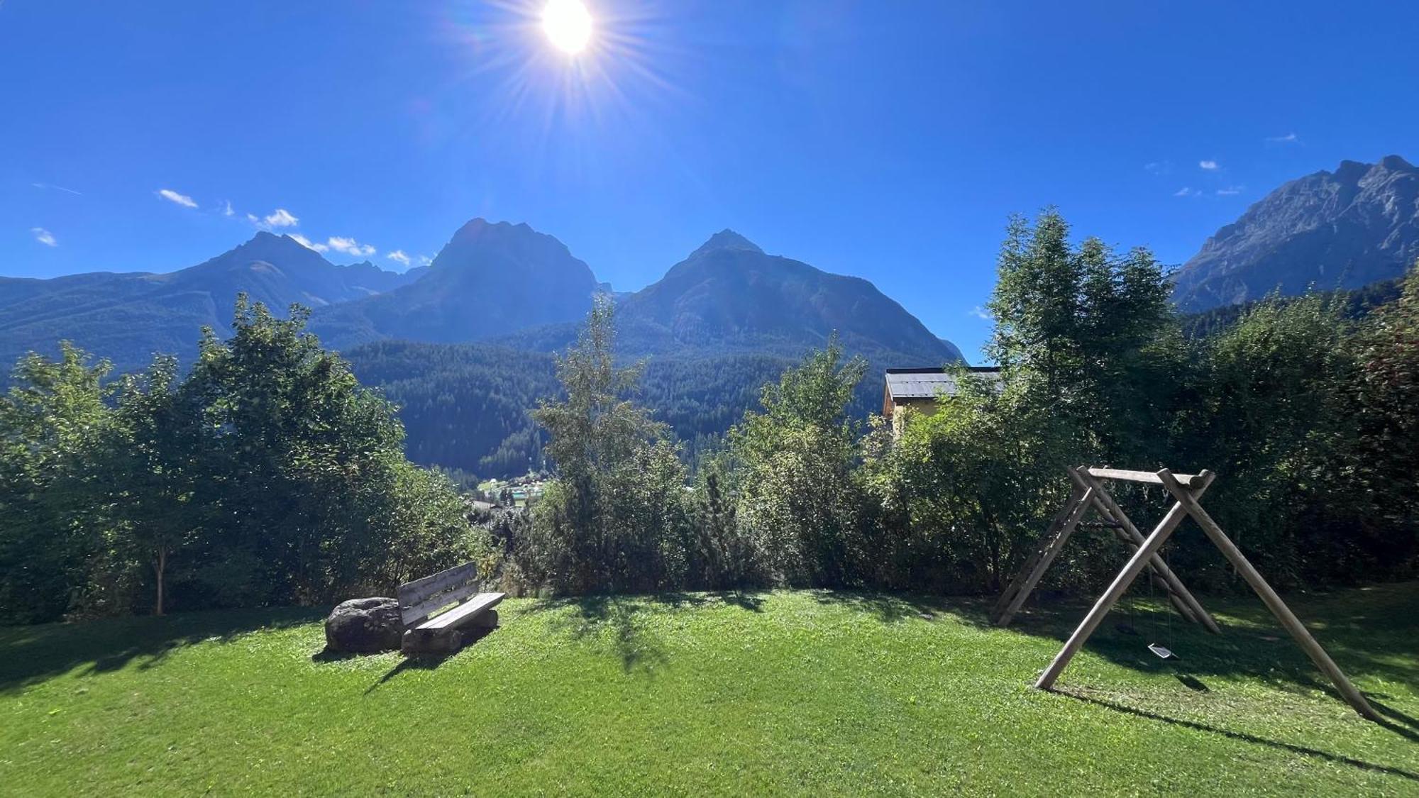 Aaa Chalet Allegra Rojo With Mountain View Scuol Buitenkant foto